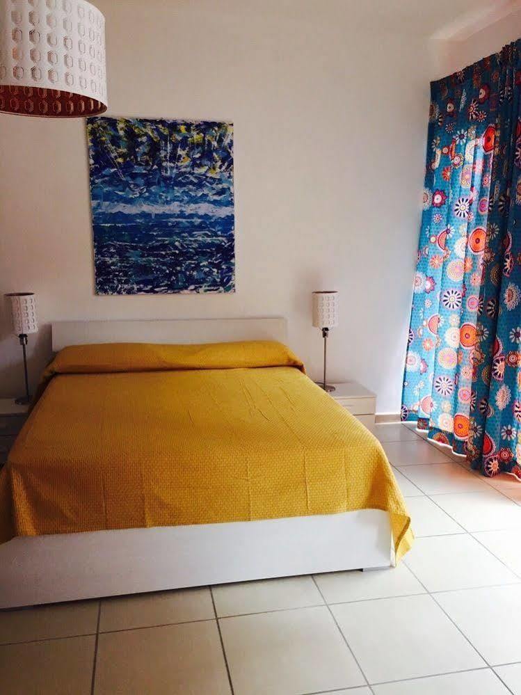 Couette-café Marina Resart & Naples